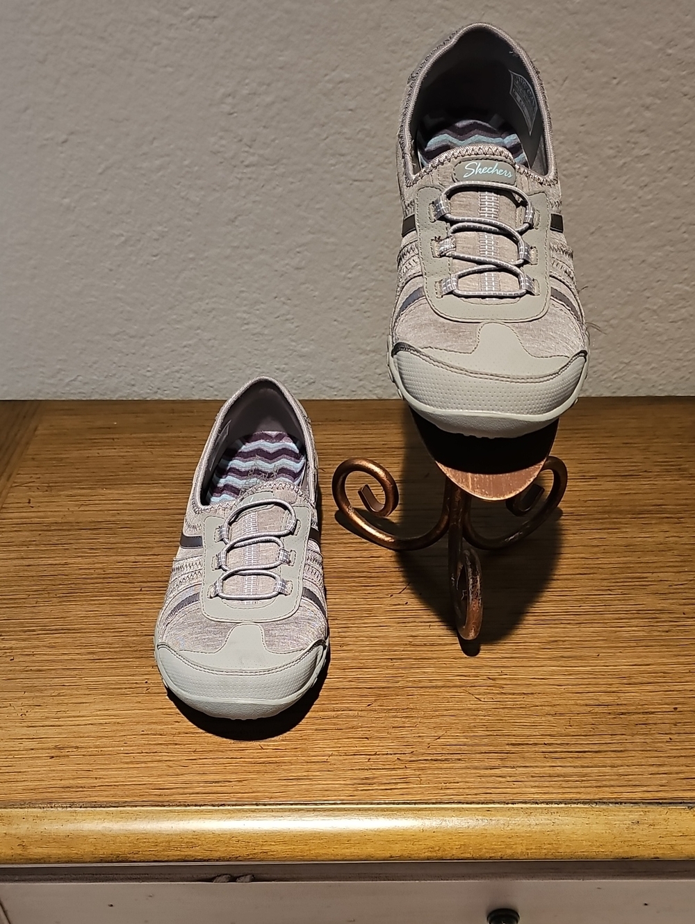 SKECHERS Relaxed Fit, Air Cooled Memory Foam Size 6.5